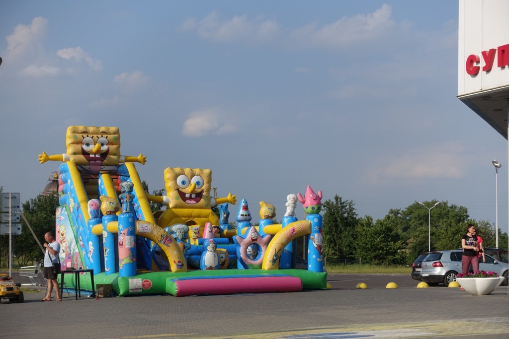 the amazing bouncing castle of Spongebob