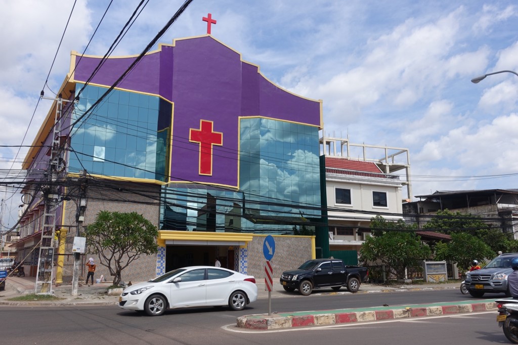 schräge Kirche in Vientiane