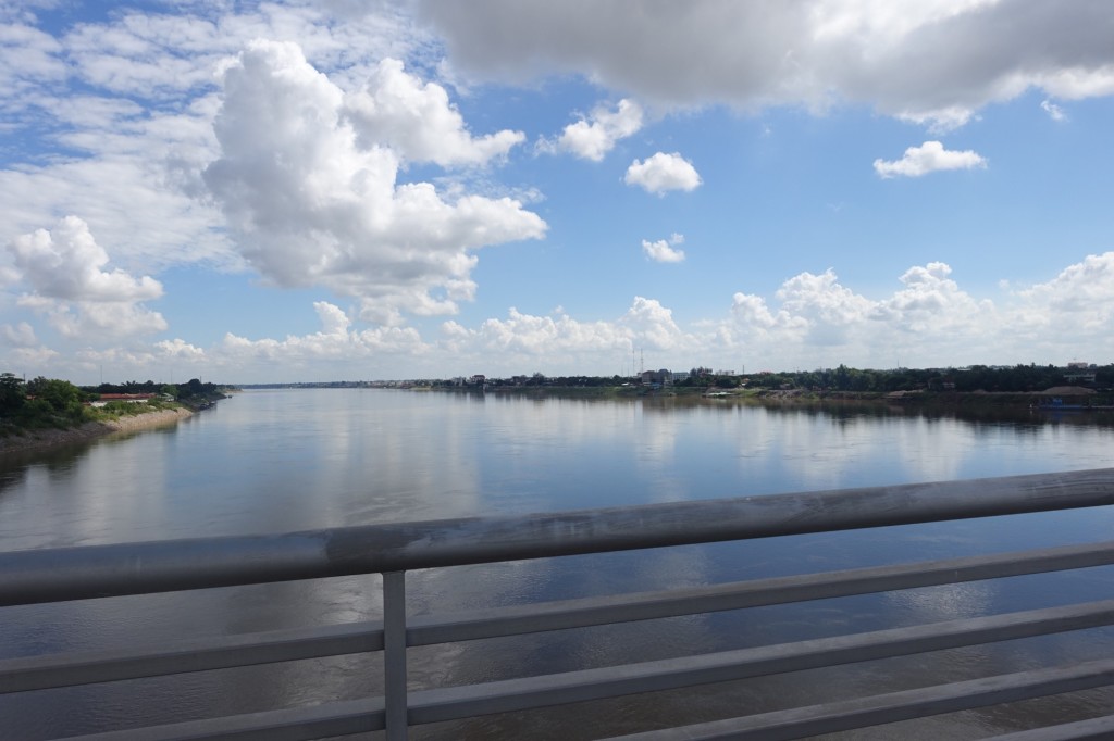 Aussicht von der Freundschaftsbrücke: der Mekong