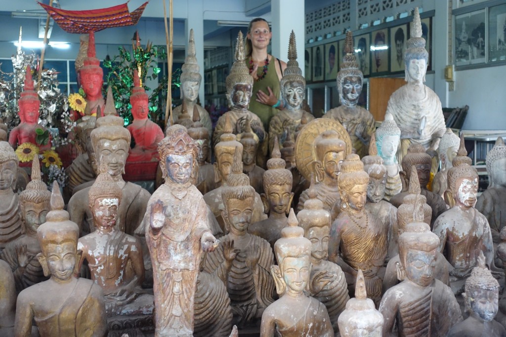 strange statue in the back ;-)