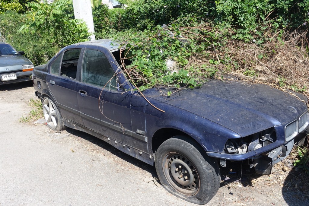 unfern unserer Unterkunft fand sich dieses schöne Auto